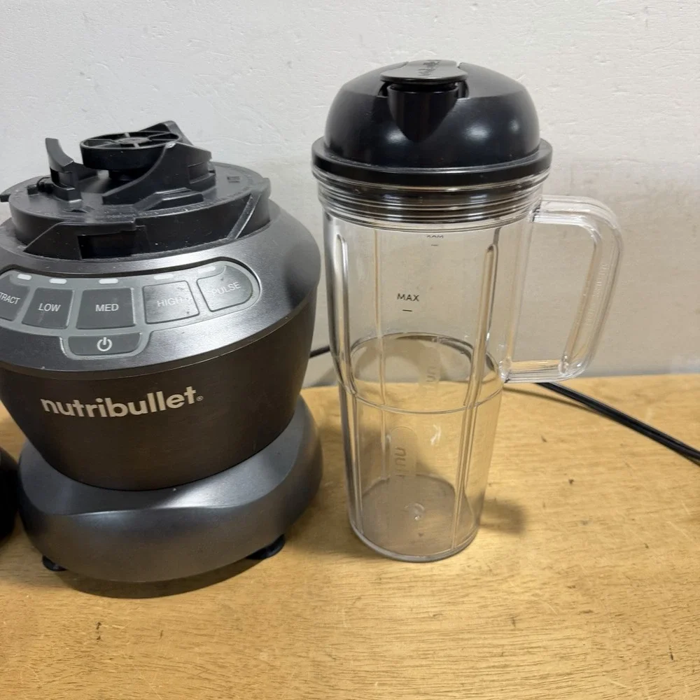 Nutribullet Blender 64 Oz Model NBC-12A Gray 1200 Watt Tested NBC-12A NBF70500P